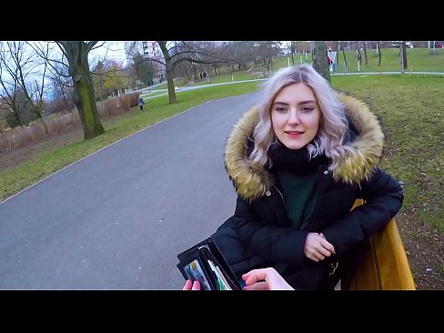 ❤️ Tibla kum sħun ta' barrani għall-flus - blowjob fil-park minn Eva Elfie ❤ Video tal-ħakk lilna ❤